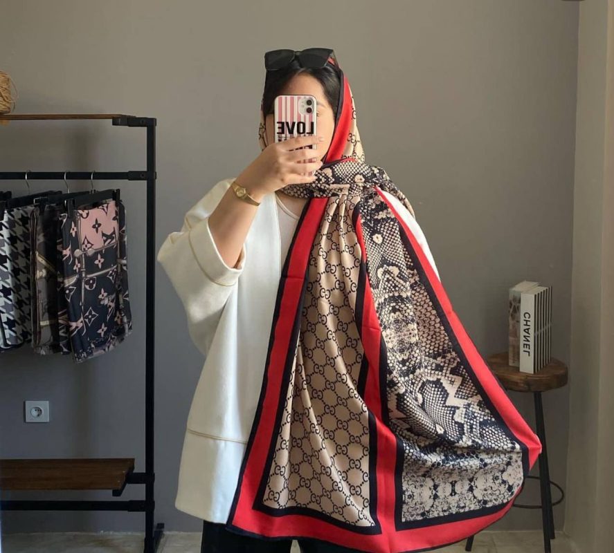 photo 6001446996742882137 y