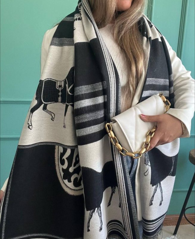 photo 6001446996742882140 y