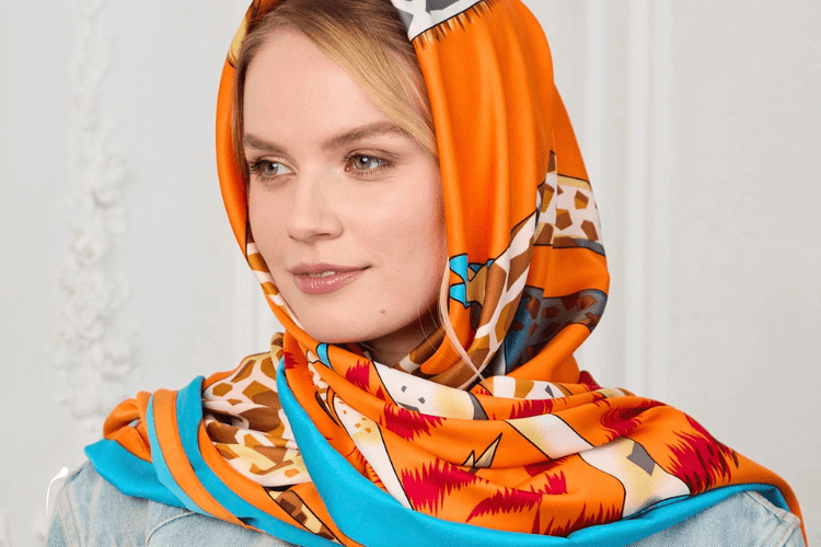 بررسی انواع روسری ابریشمی و مدل های بستن آن 1 روسری ابریشمی مجلسی