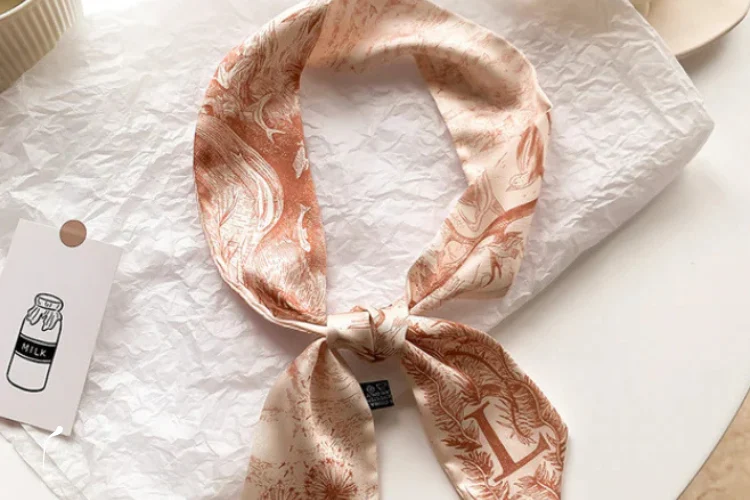 مینی اسکارف